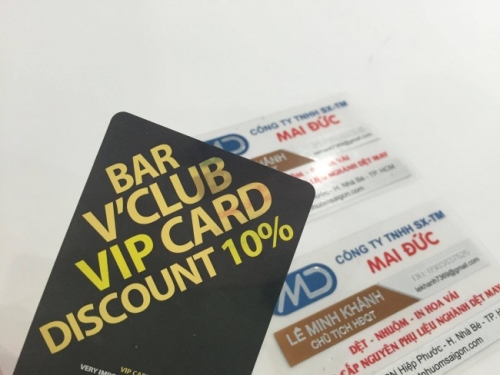 In thẻ nhựa kéo nhũ vàng làm thẻ Vip cho khách hàng của V'Club Bar